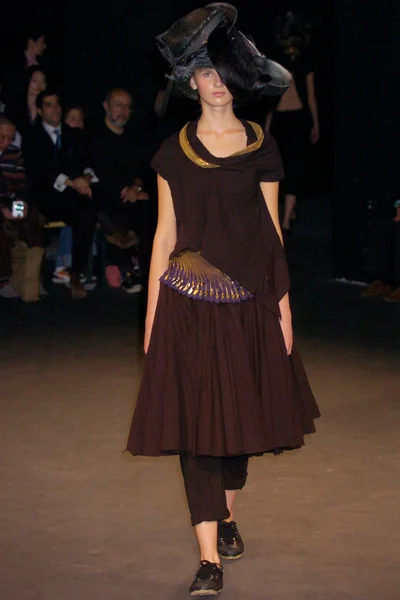 Look 10